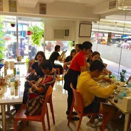 Stone House Hotel Pasay Ngoại thất bức ảnh