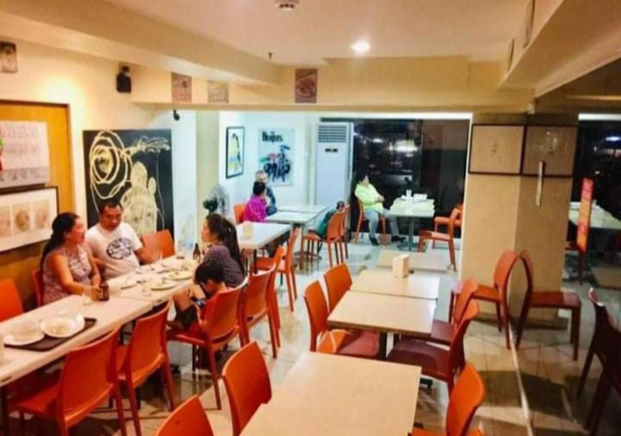 Stone House Hotel Pasay Ngoại thất bức ảnh