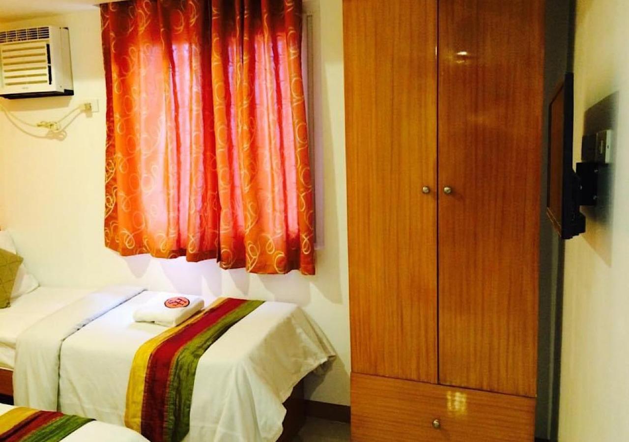 Stone House Hotel Pasay Ngoại thất bức ảnh