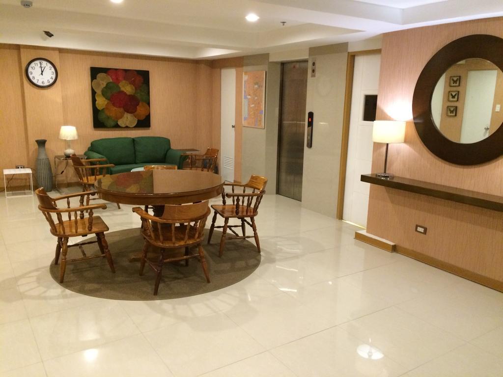 Stone House Hotel Pasay Ngoại thất bức ảnh