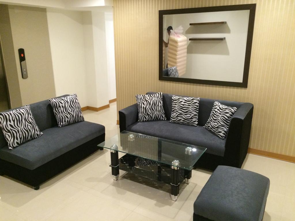 Stone House Hotel Pasay Ngoại thất bức ảnh