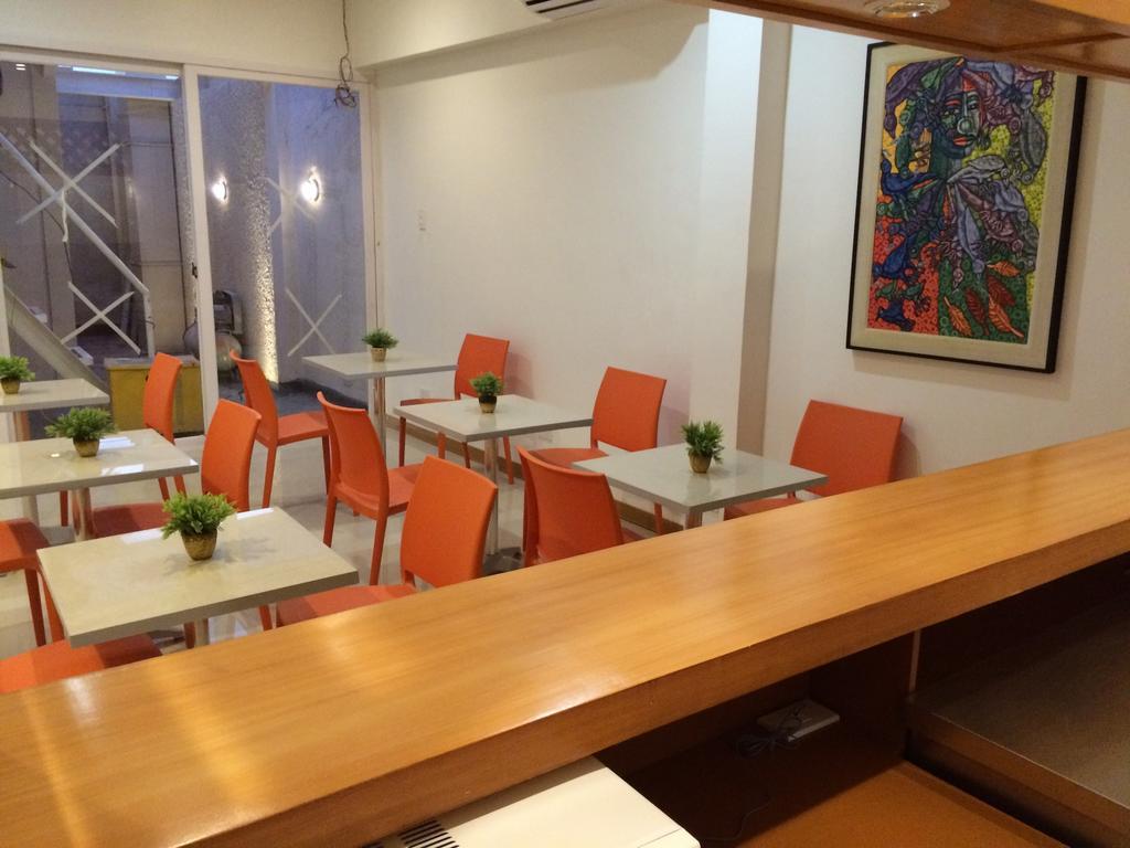 Stone House Hotel Pasay Ngoại thất bức ảnh