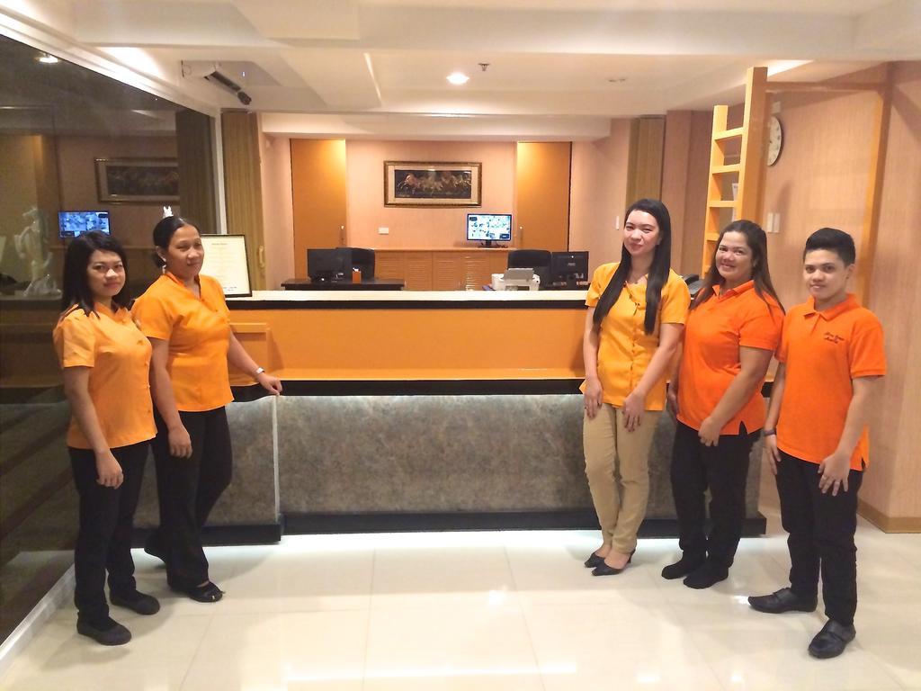 Stone House Hotel Pasay Ngoại thất bức ảnh
