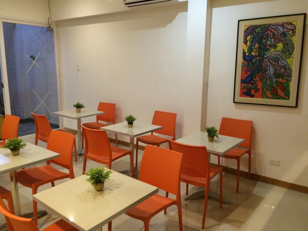 Stone House Hotel Pasay Ngoại thất bức ảnh