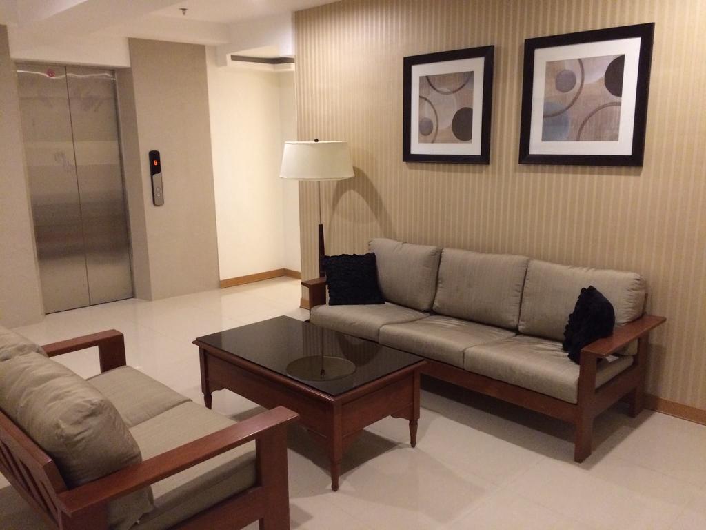 Stone House Hotel Pasay Ngoại thất bức ảnh