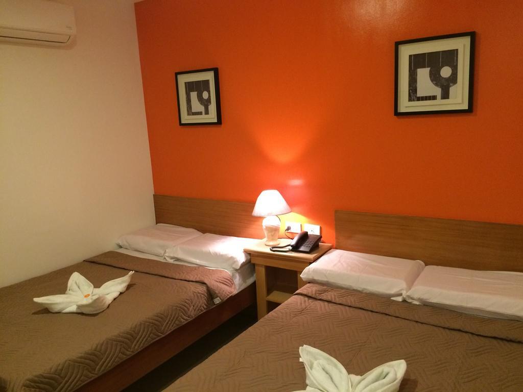 Stone House Hotel Pasay Ngoại thất bức ảnh