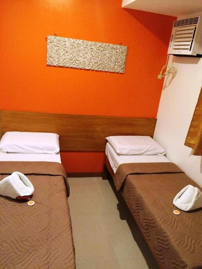 Stone House Hotel Pasay Ngoại thất bức ảnh